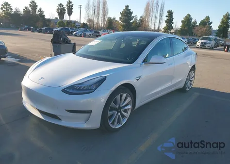 2019 Tesla Model 3 Long Range/Mid Range/Standard Range/Standard Range Plus z USA, uszkodzony, nr VIN 5YJ3E1EA3KF417560